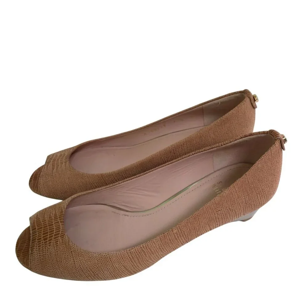 Stuart Weitzman Beige Lizard Embossed Logosavior Pumps Open Toe Size 7.5W